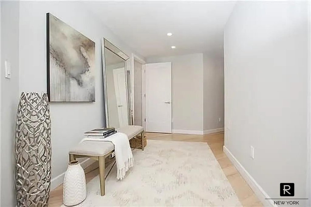 330 East 38th Street, Unit 9AQ photo 9