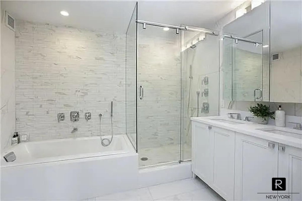 330 East 38th Street, Unit 9AQ photo 16