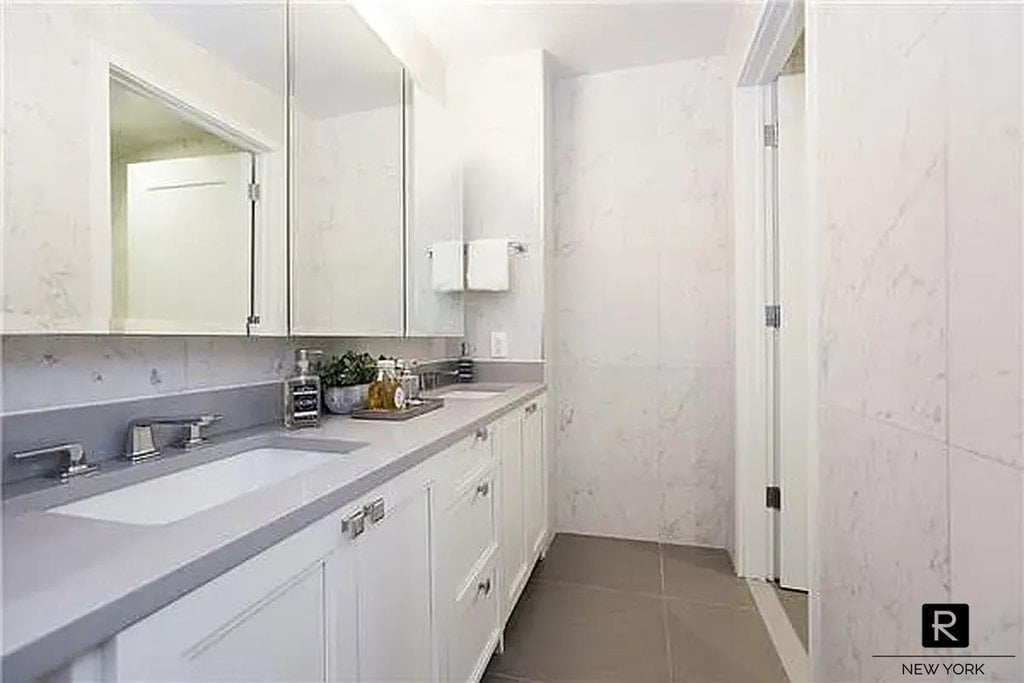 330 East 38th Street, Unit 9AQ photo 17