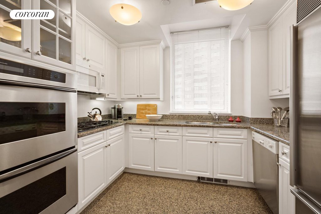 15 West 63rd Street, Unit 20C photo 2
