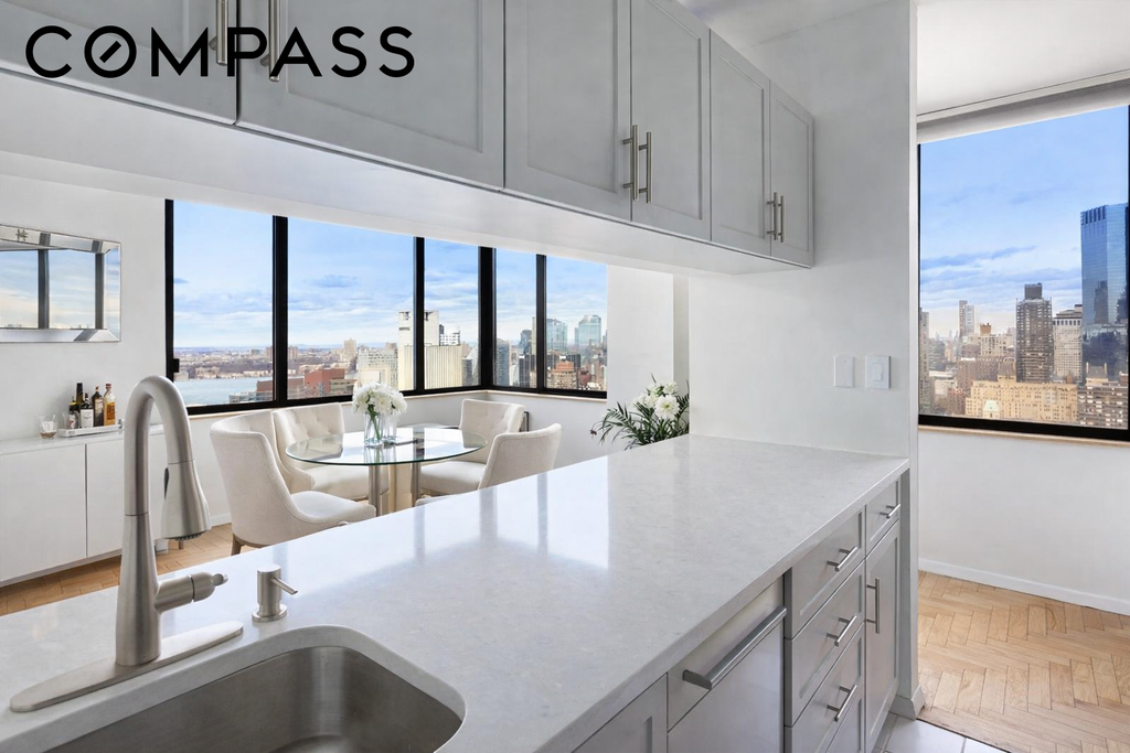 350 West 50th Street, Unit PH3C photo 7