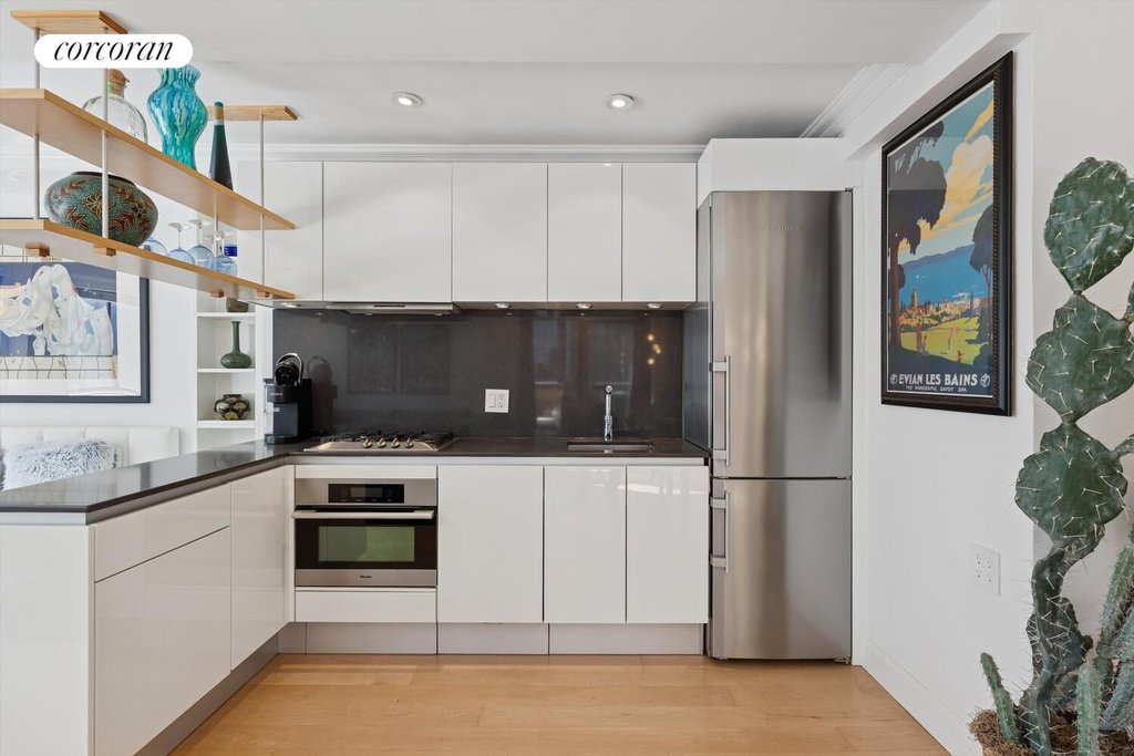 310 West 56th Street, Unit 12F photo 5