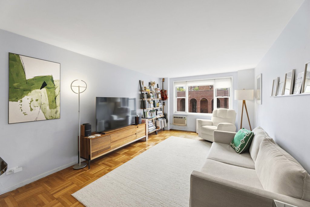435 East 77th Street, Unit 7C