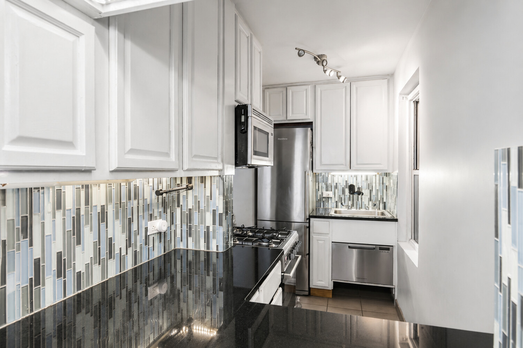 435 East 77th Street, Unit 7C photo 8