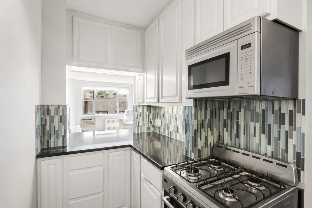 435 East 77th Street, Unit 7C photo 9