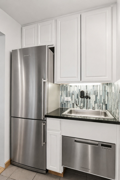 435 East 77th Street, Unit 7C photo 17