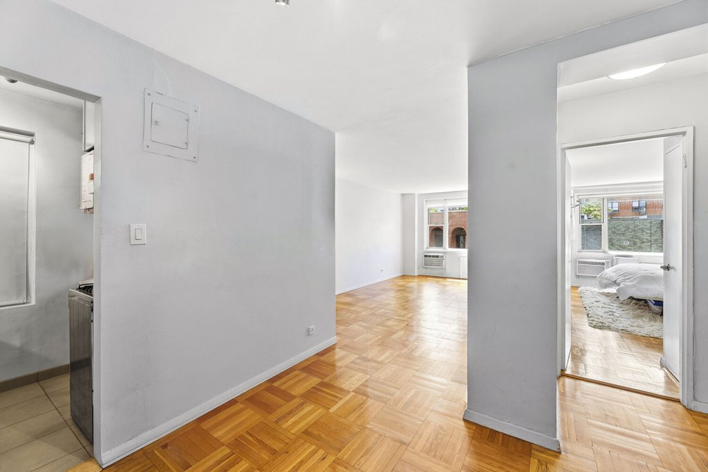 435 East 77th Street, Unit 7C photo 2