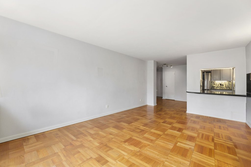 435 East 77th Street, Unit 7C photo 4