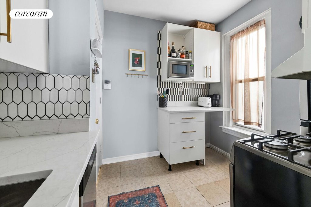 326 East 73rd Street, Unit 3C photo 3