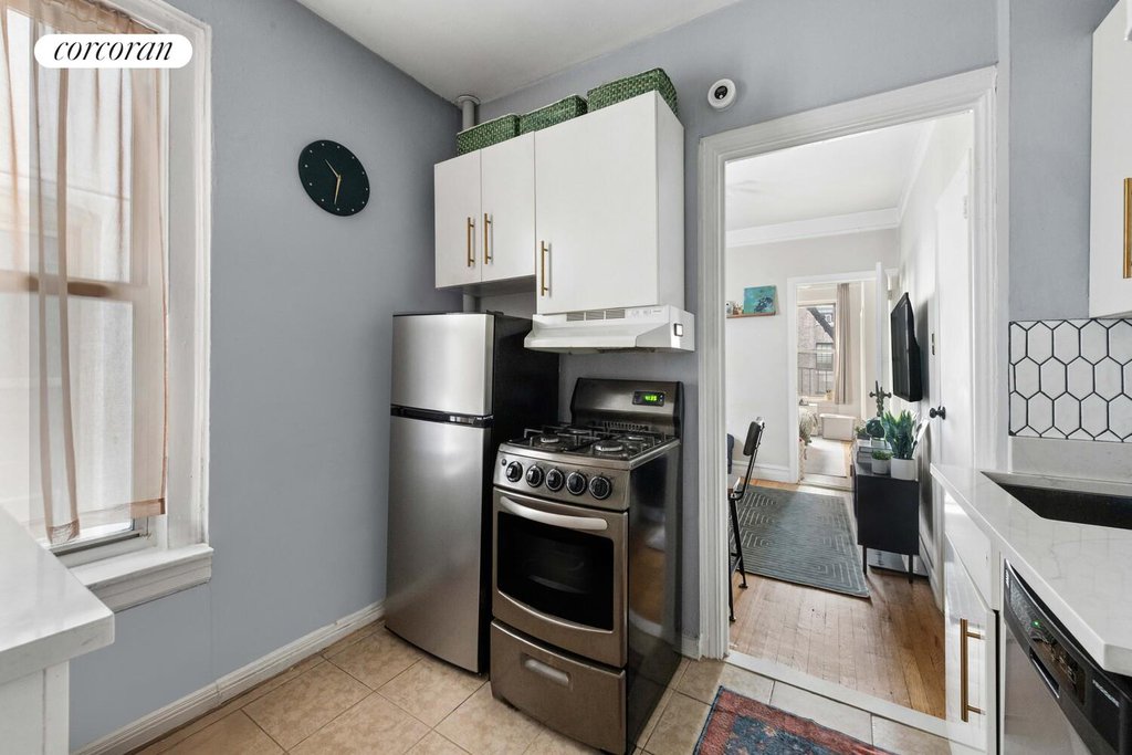 326 East 73rd Street, Unit 3C photo 4
