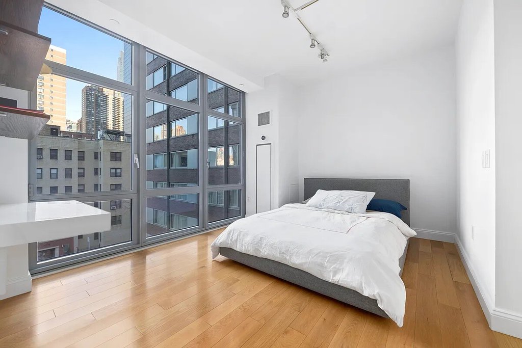 310 West 52nd Street, Unit 5A photo 5