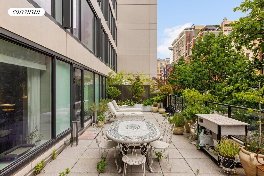 450 Washington Street, Unit 218