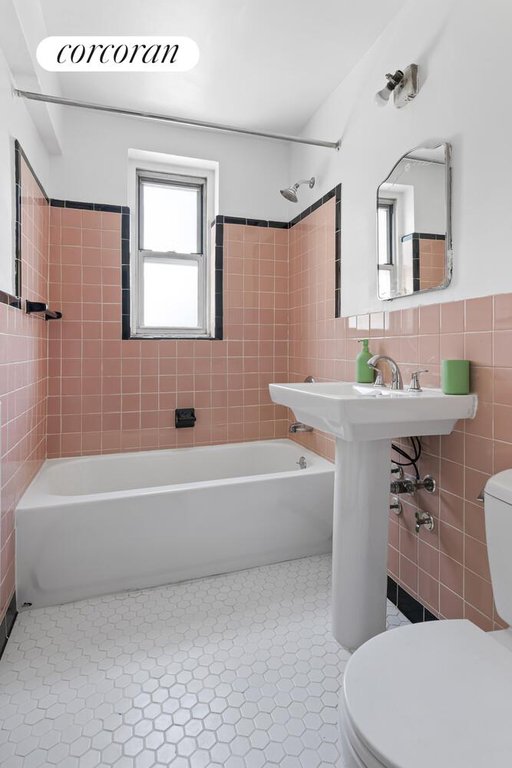 58 Dahill Road, Unit 1E photo 4