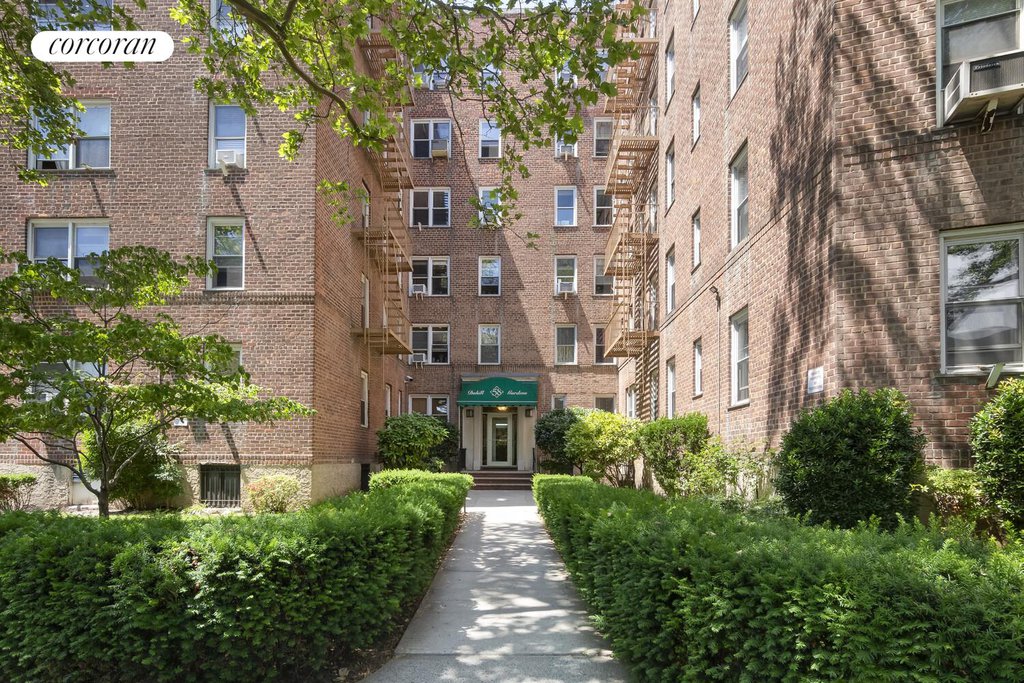 58 Dahill Road, Unit 1E photo 6