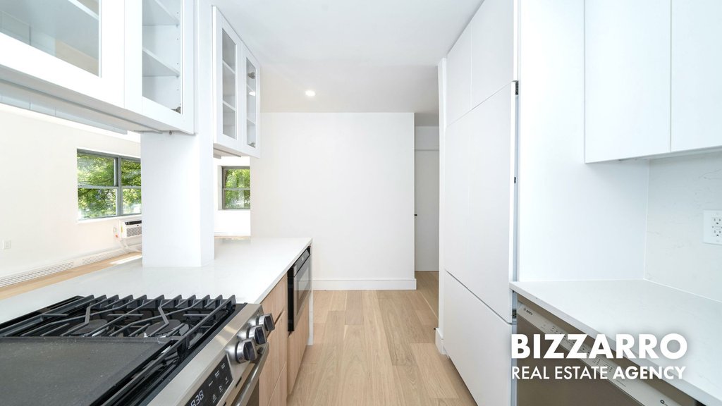 1325 Fifth Avenue, Unit 3C photo 6