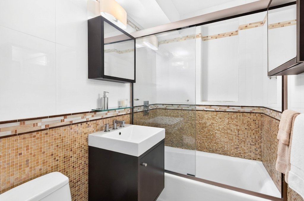 440 East 62nd Street, Unit 16G photo 5