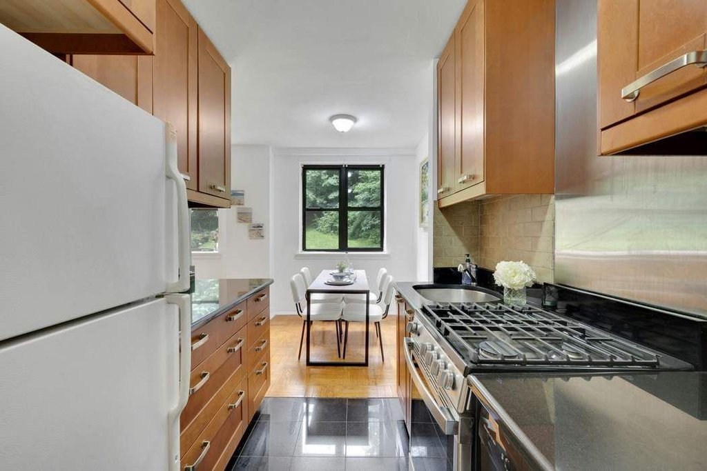 735 Kappock Street, Unit 2F photo 2