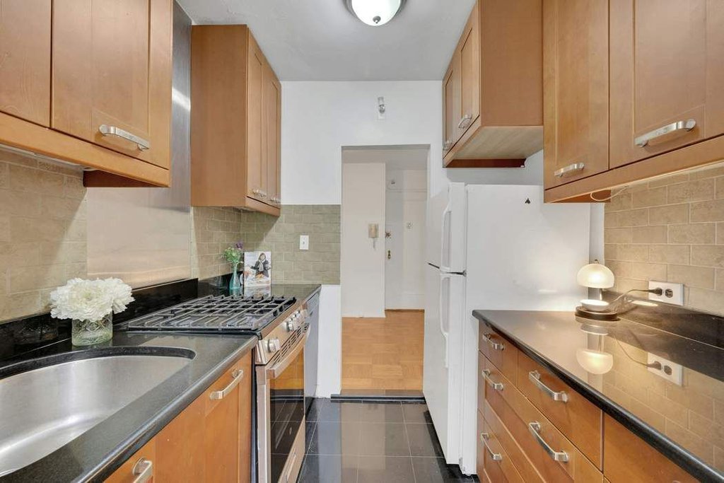 735 Kappock Street, Unit 2F photo 4