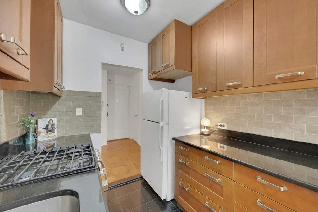 735 Kappock Street, Unit 2F photo 6