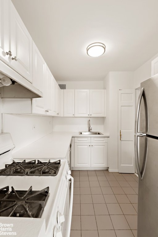 180 West End Avenue, Unit 18R photo 11