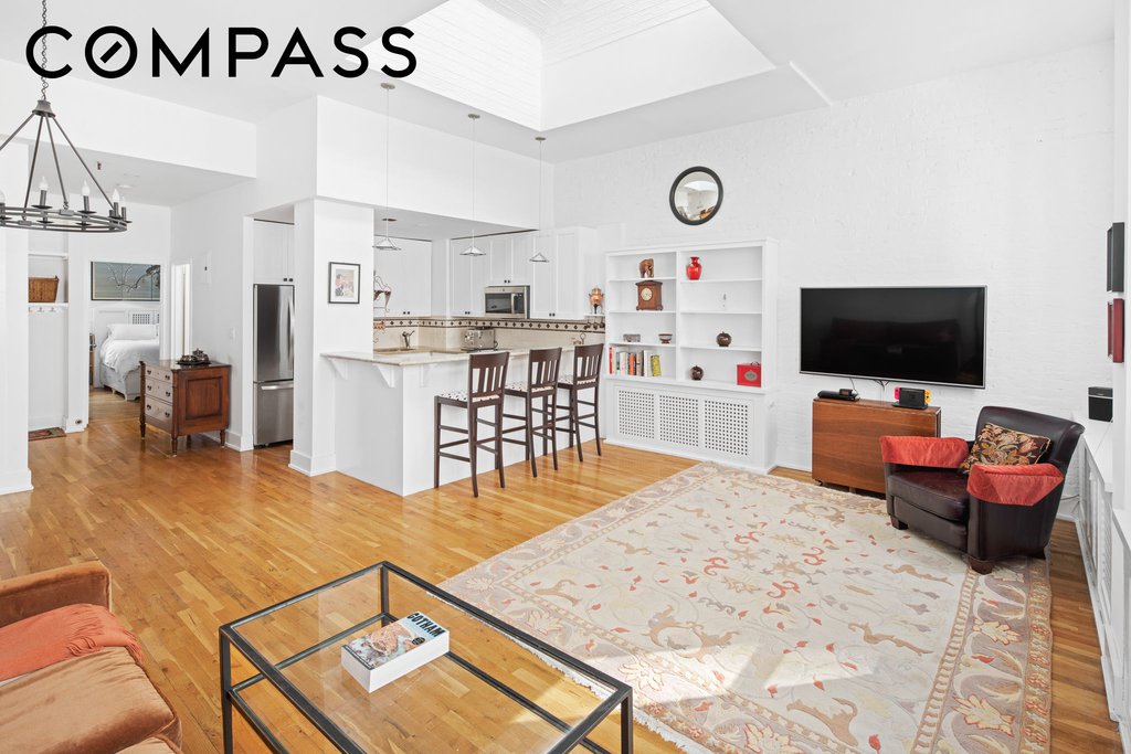 23 East 10th Street, Unit PHA photo 2