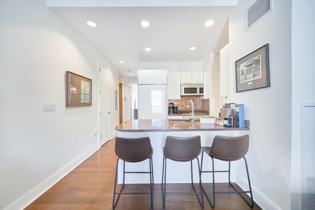 250 East 49th Street, Unit 18A photo 5