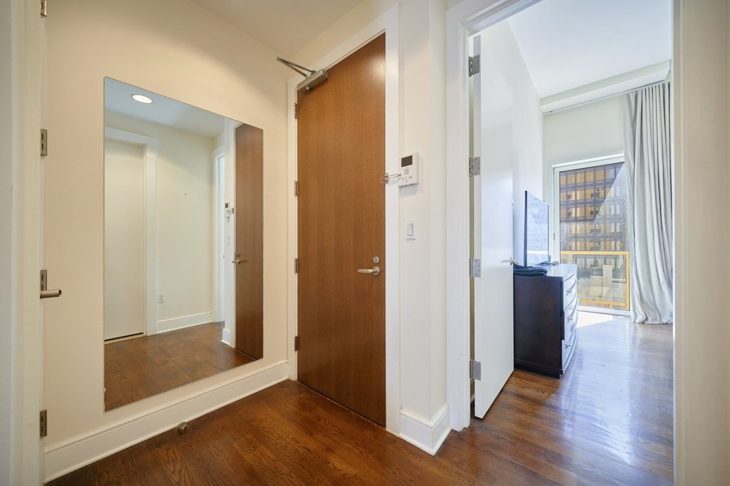250 East 49th Street, Unit 18A photo 8
