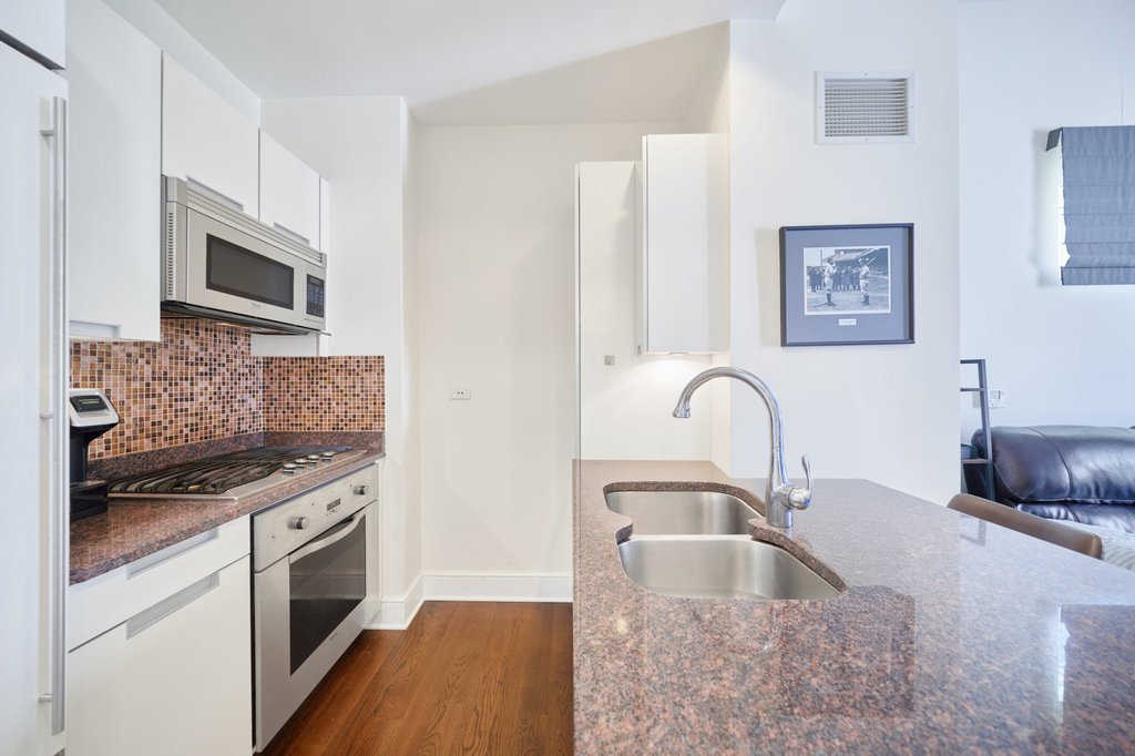 250 East 49th Street, Unit 18A photo 11