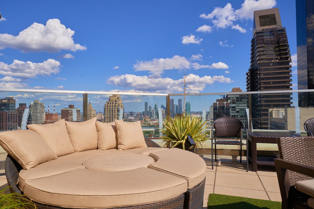 250 East 49th Street, Unit 18A photo 12