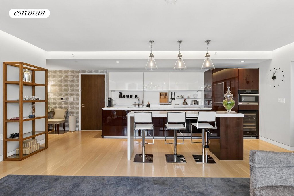 135 West 52nd Street, Unit 30B photo 2