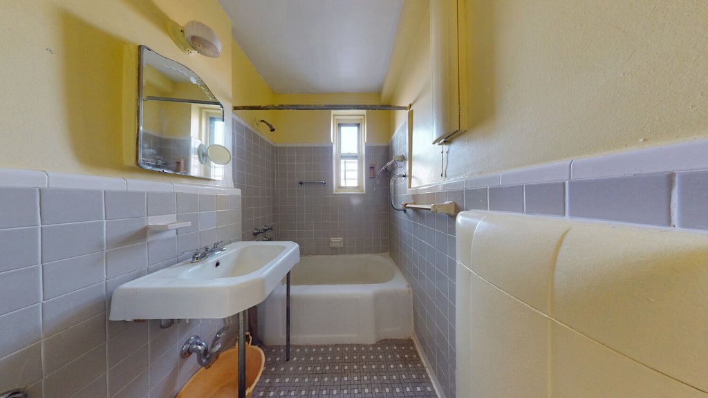 86-11 34th Avenue, Unit 5D photo 4