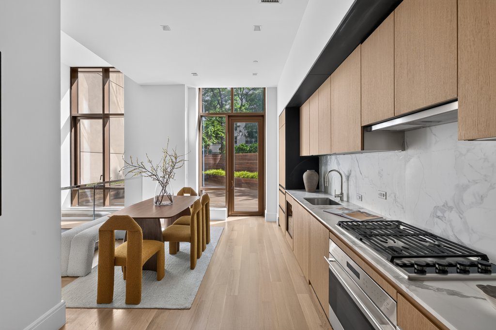 215 East 19th Street, Unit 1G