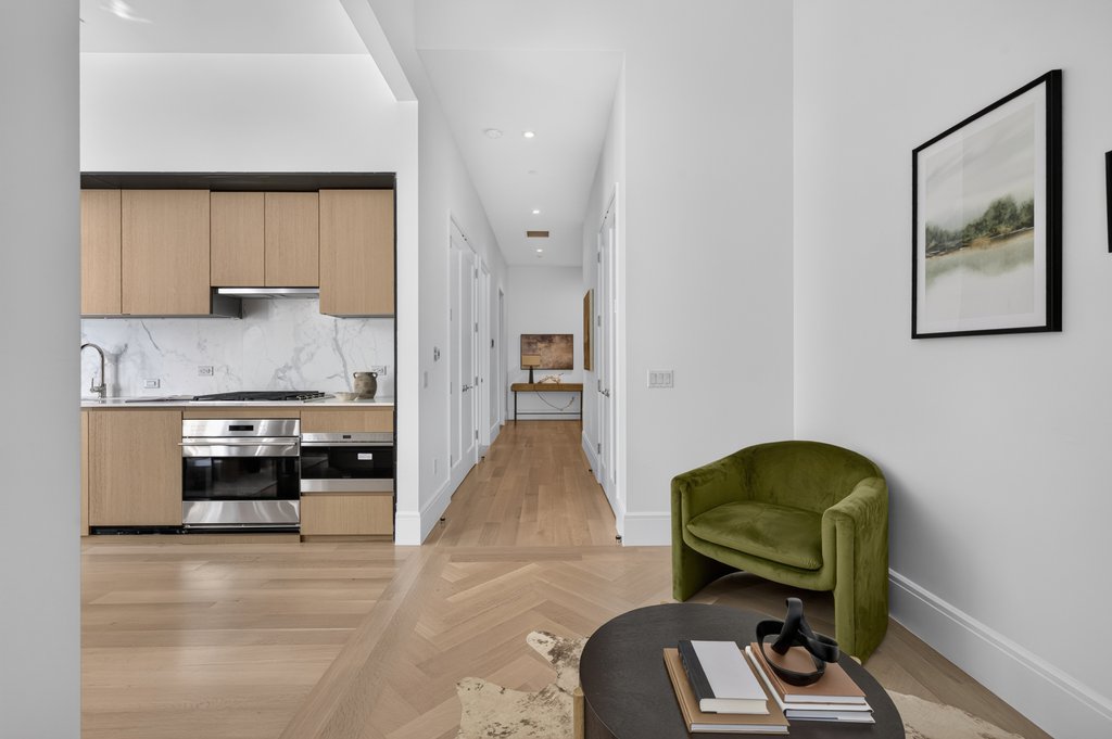 215 East 19th Street, Unit 1G photo 2
