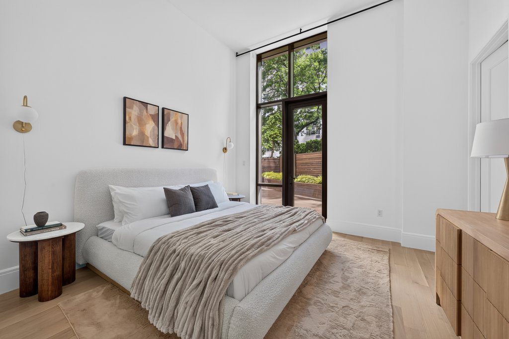 215 East 19th Street, Unit 1G photo 5