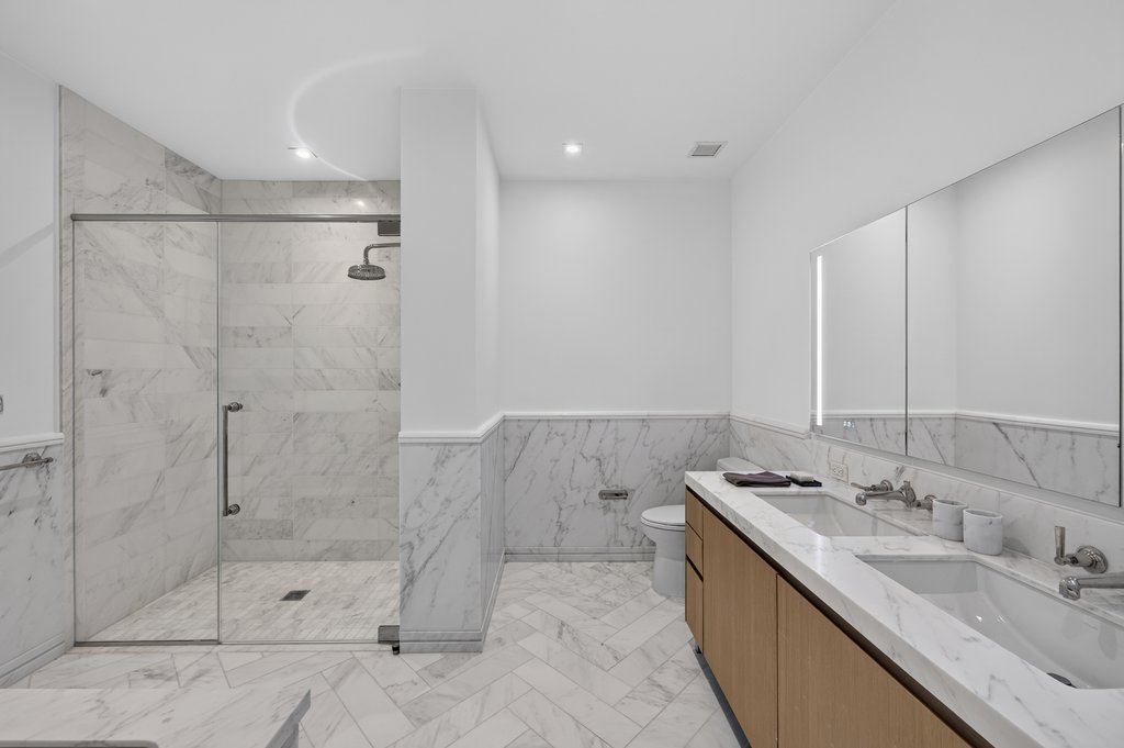 215 East 19th Street, Unit 1G photo 6