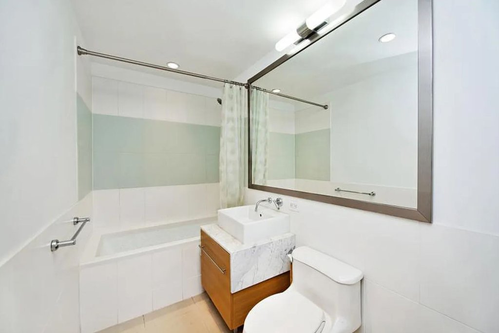 100 West 39th Street, Unit 42E photo 5