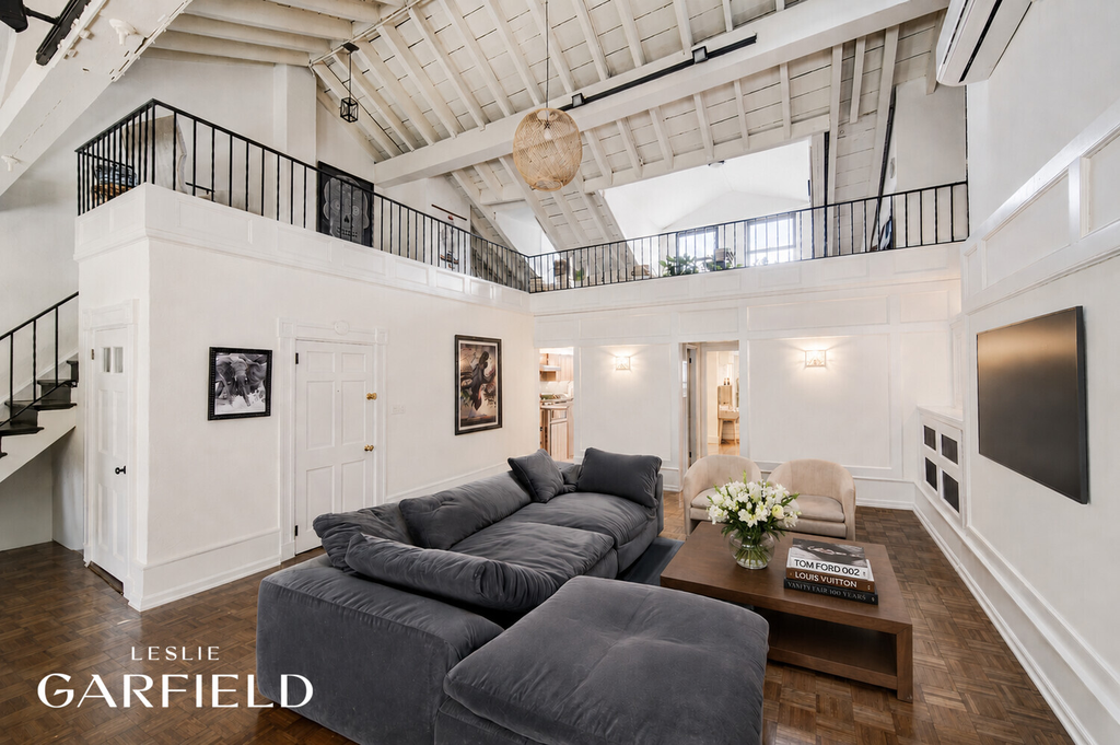 23 Washington Square North – For Sale photo 6