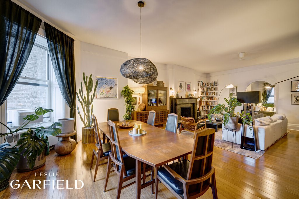 23 Washington Square North – For Sale photo 7