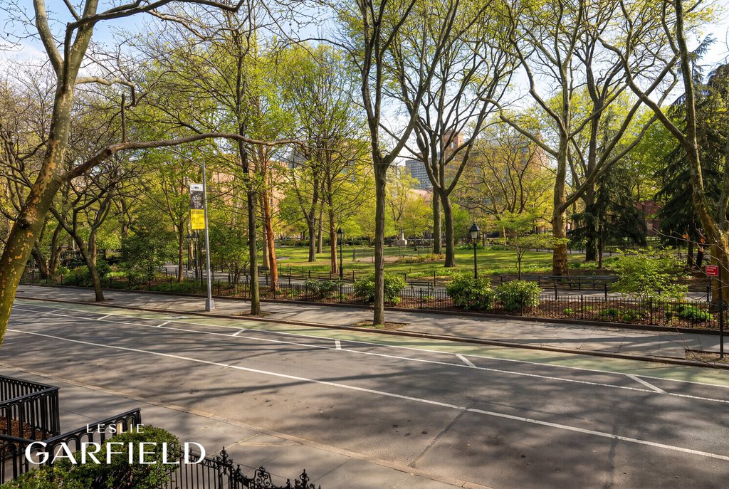23 Washington Square North – For Sale photo 13