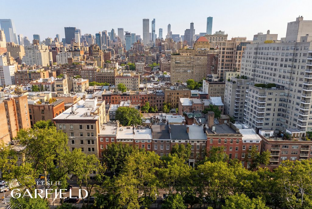 23 Washington Square North – For Sale photo 15