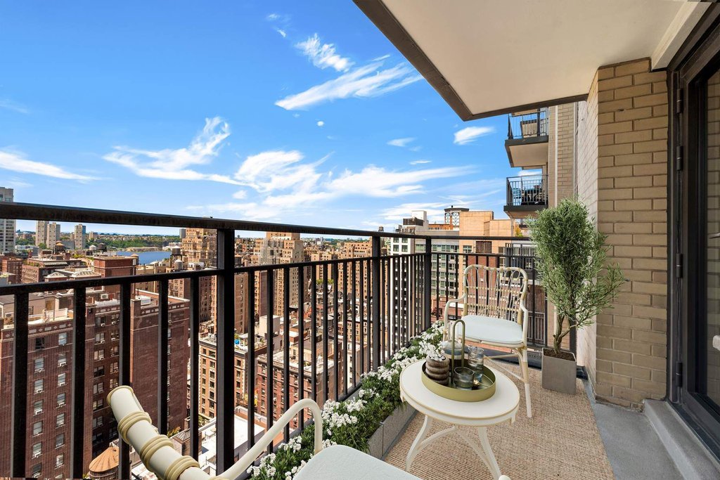 201 West 70th Street, Unit 25L photo 6