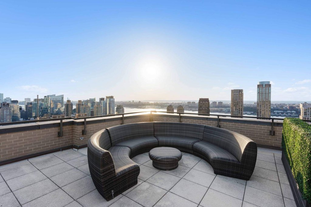 201 West 70th Street, Unit 25L photo 14