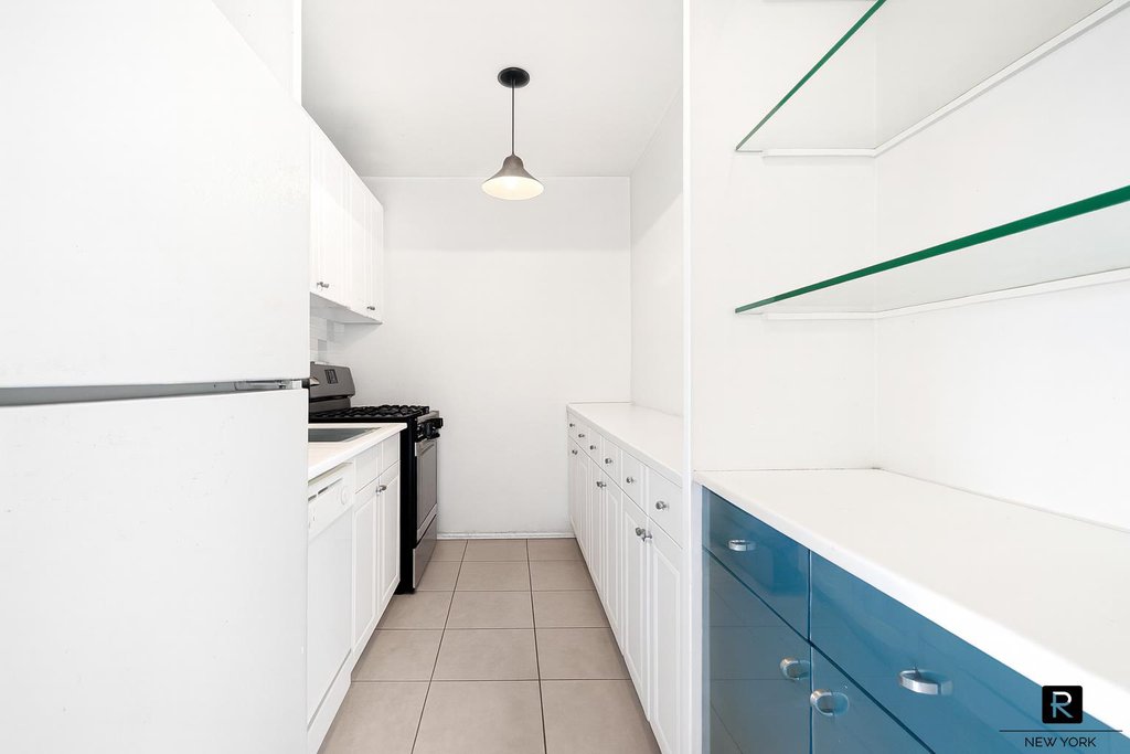 343 East 30th Street, Unit 19K photo 7