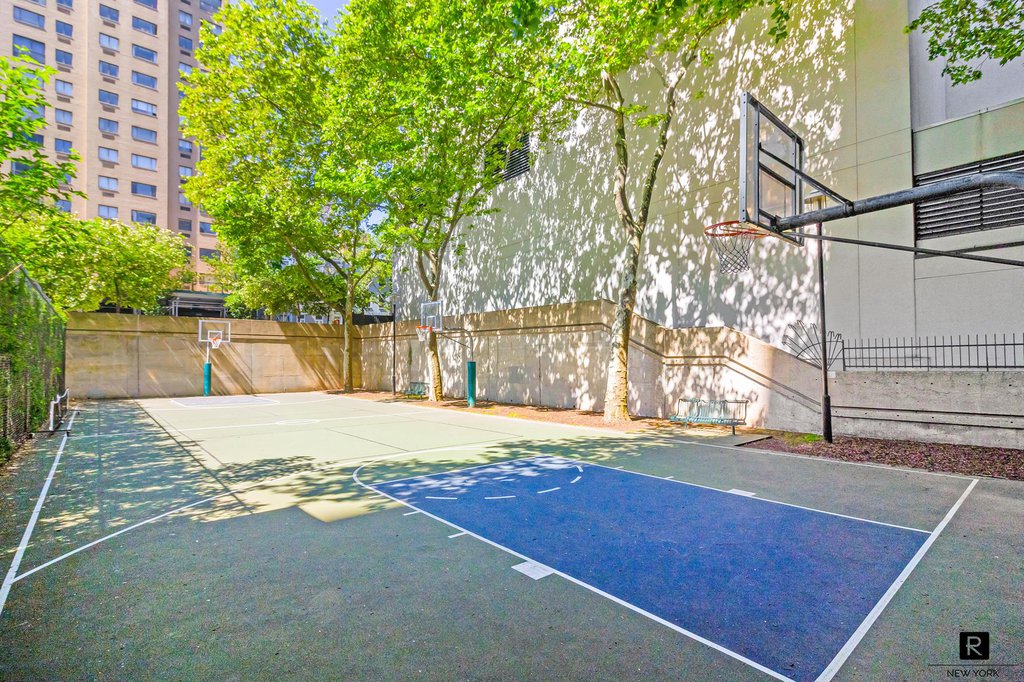 343 East 30th Street, Unit 19K photo 12
