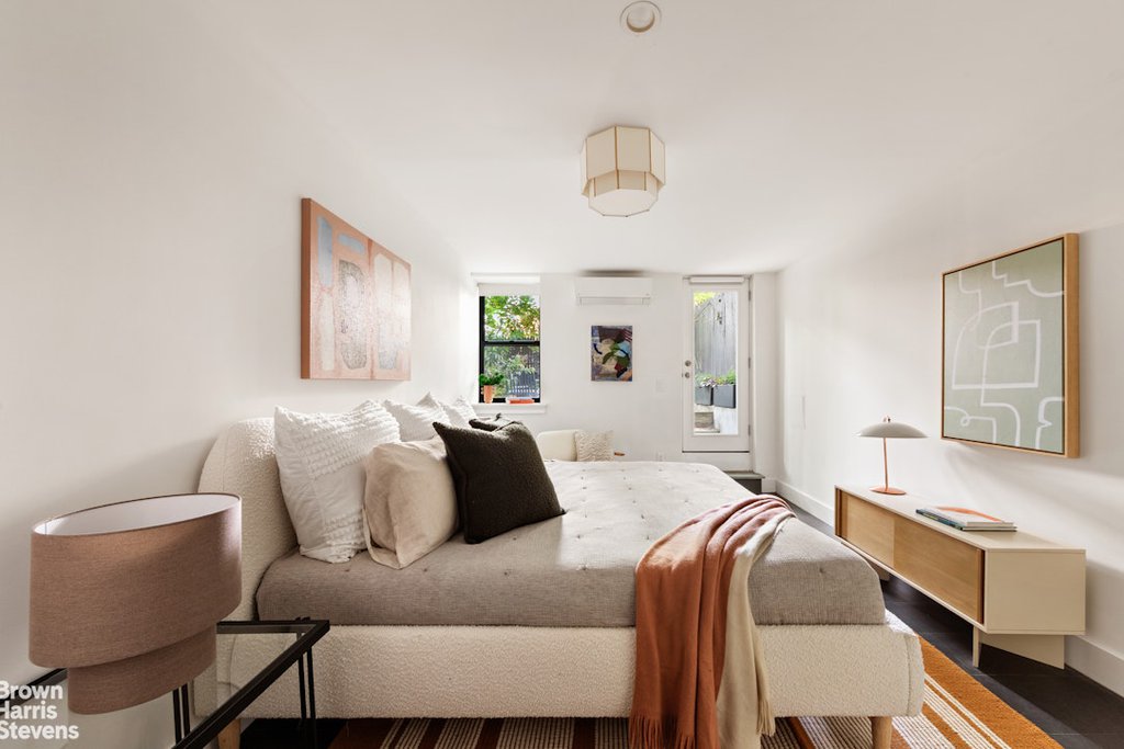 19 Saint Johns Place, Unit 1B photo 5
