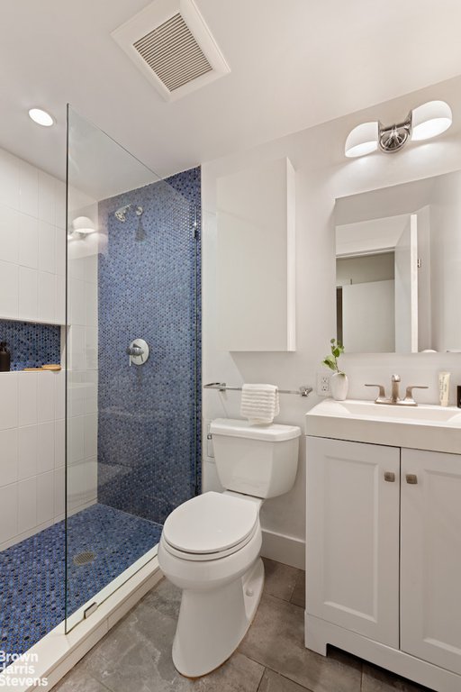 19 Saint Johns Place, Unit 1B photo 8