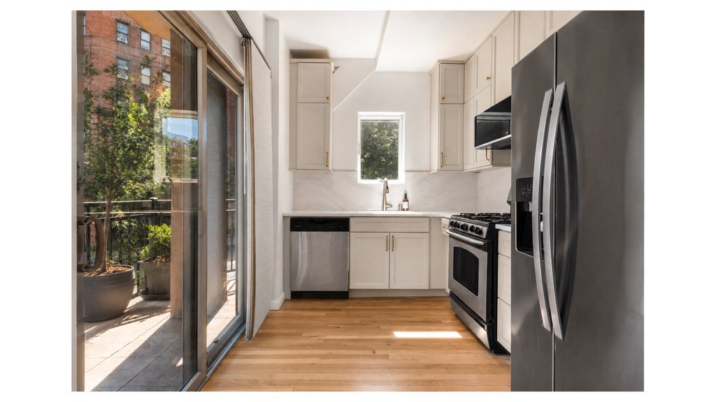 2233 Caton Avenue, Unit 2C photo 4