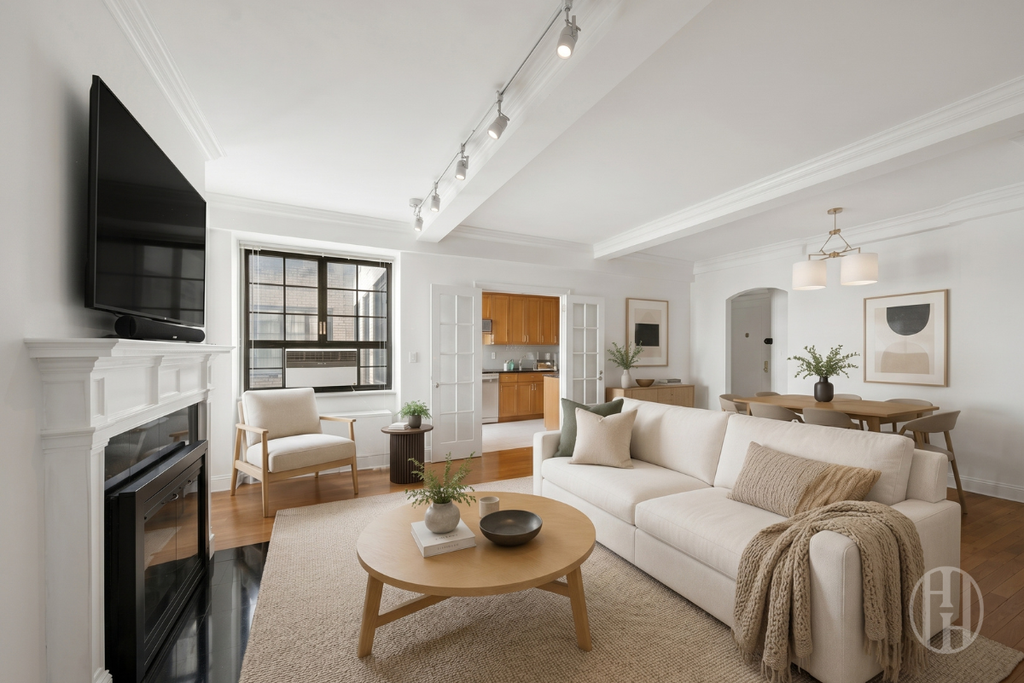 211 East 35th Street, Unit 8E photo 6