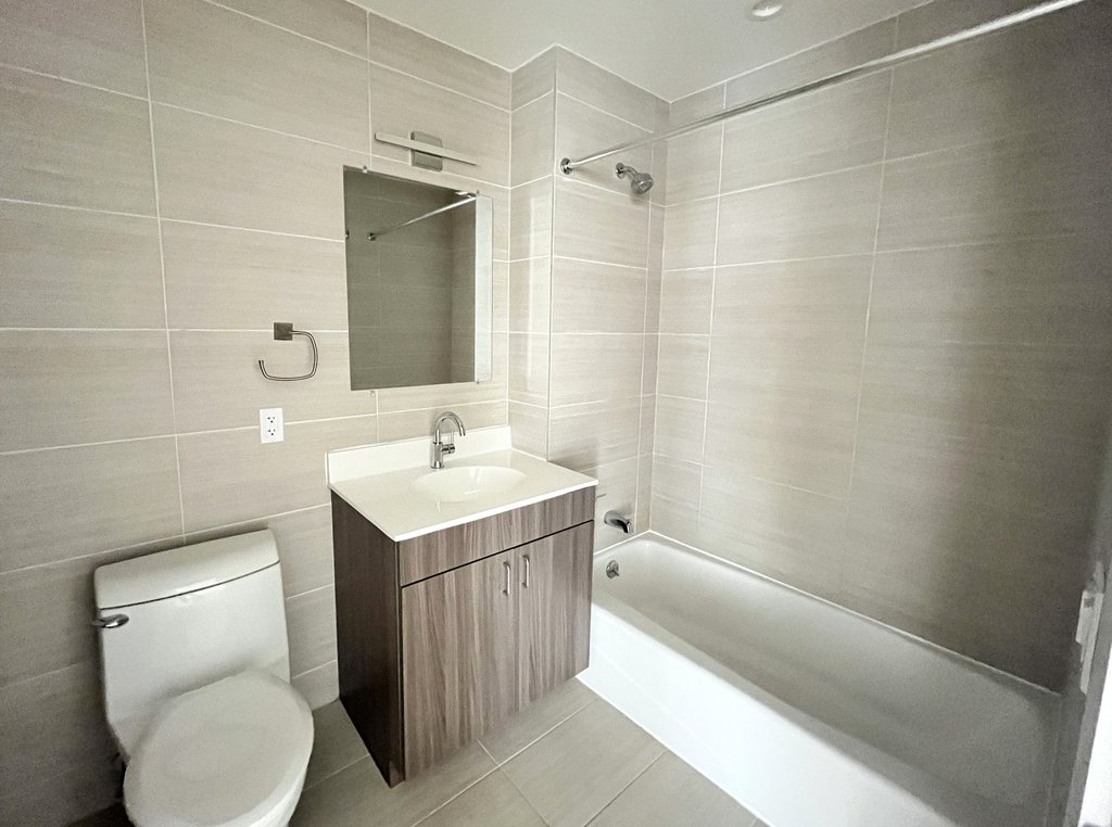 39-11 Queens Boulevard, Unit 603 photo 4