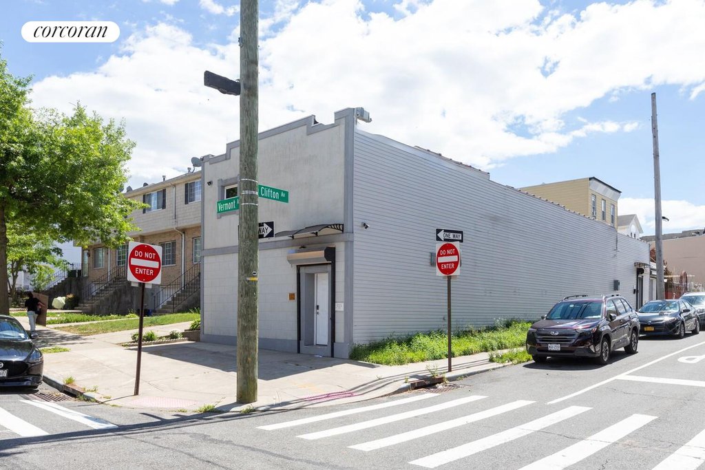 182 Vermont Avenue, Unit COMMERCIAL